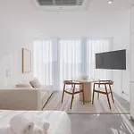 Inside Avenida * أفيرو