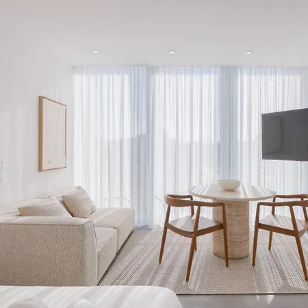 Inside Avenida אבאירו