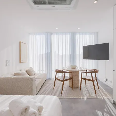 Inside Avenida * אבאירו